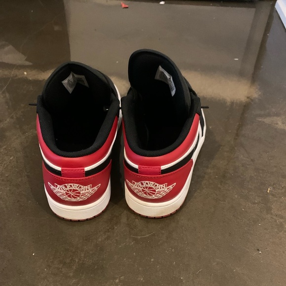 Jordan’s size 10 box not included - Picture 2 of 5